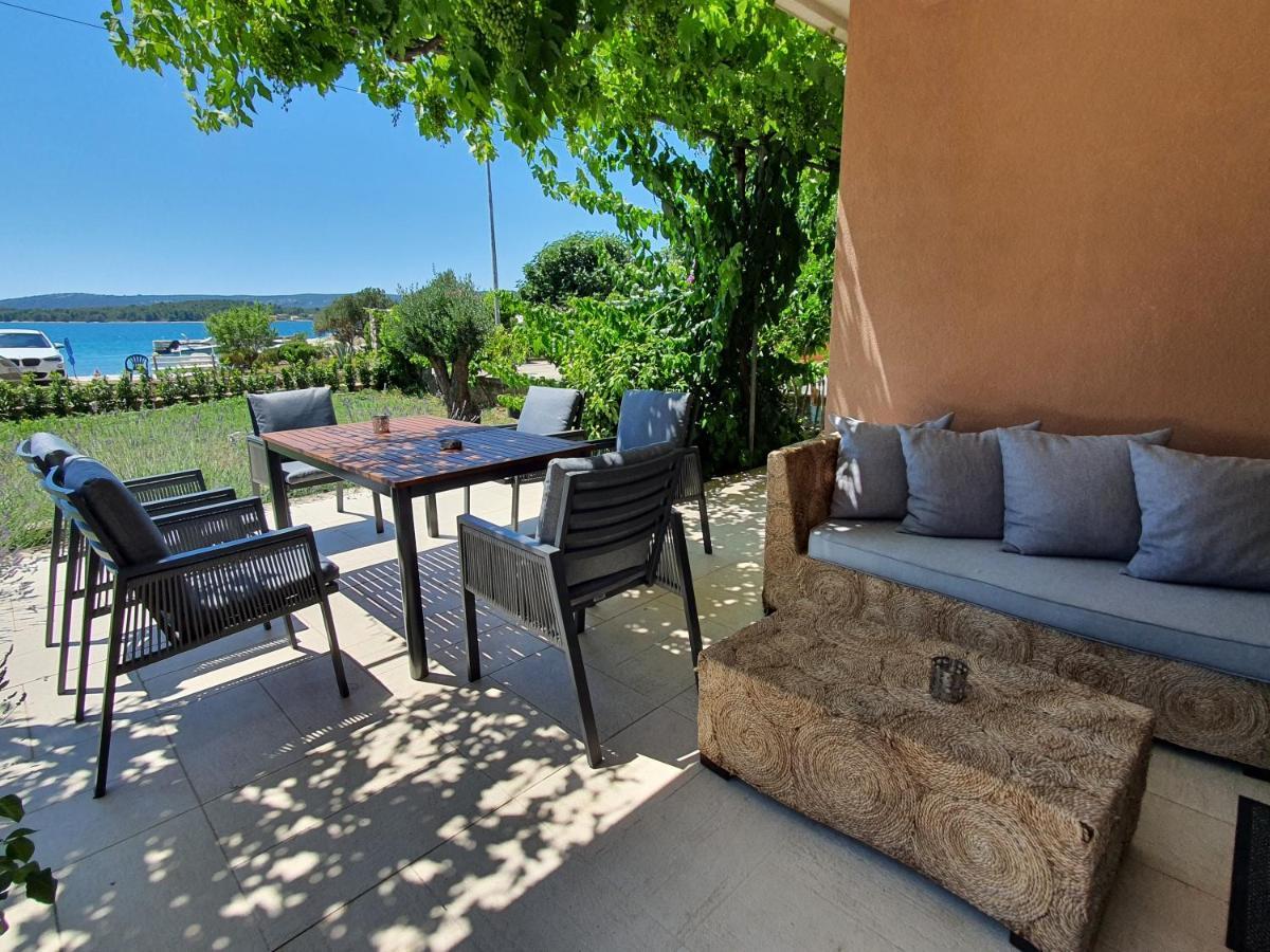 Apartments Villa Oliva Turanj Luaran gambar