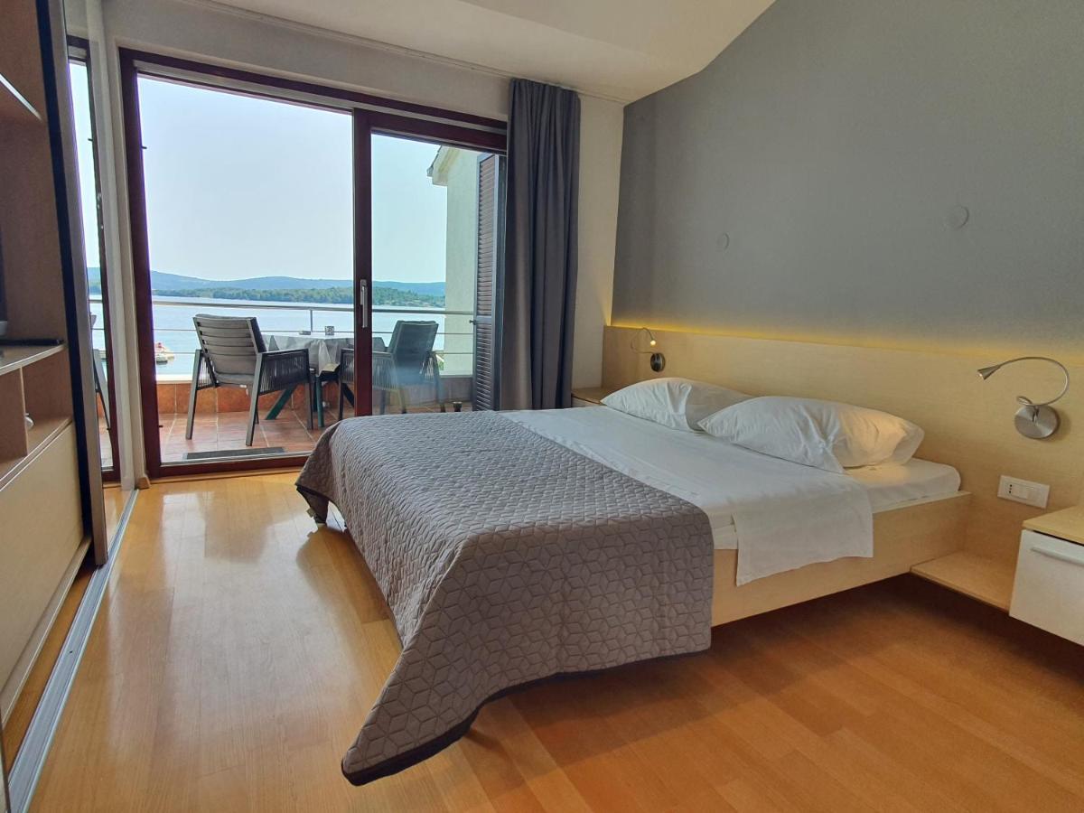 Apartments Villa Oliva Turanj Luaran gambar
