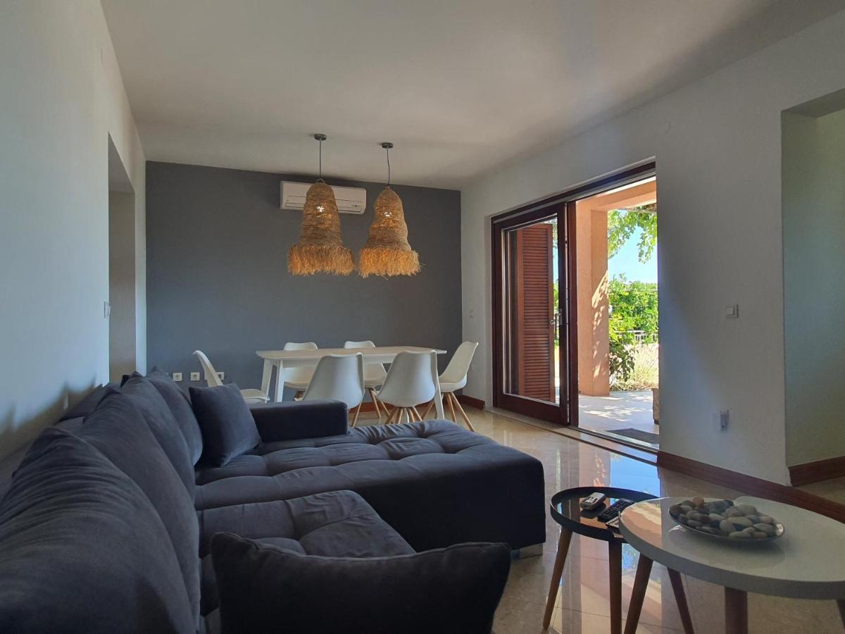 Apartments Villa Oliva Turanj Luaran gambar