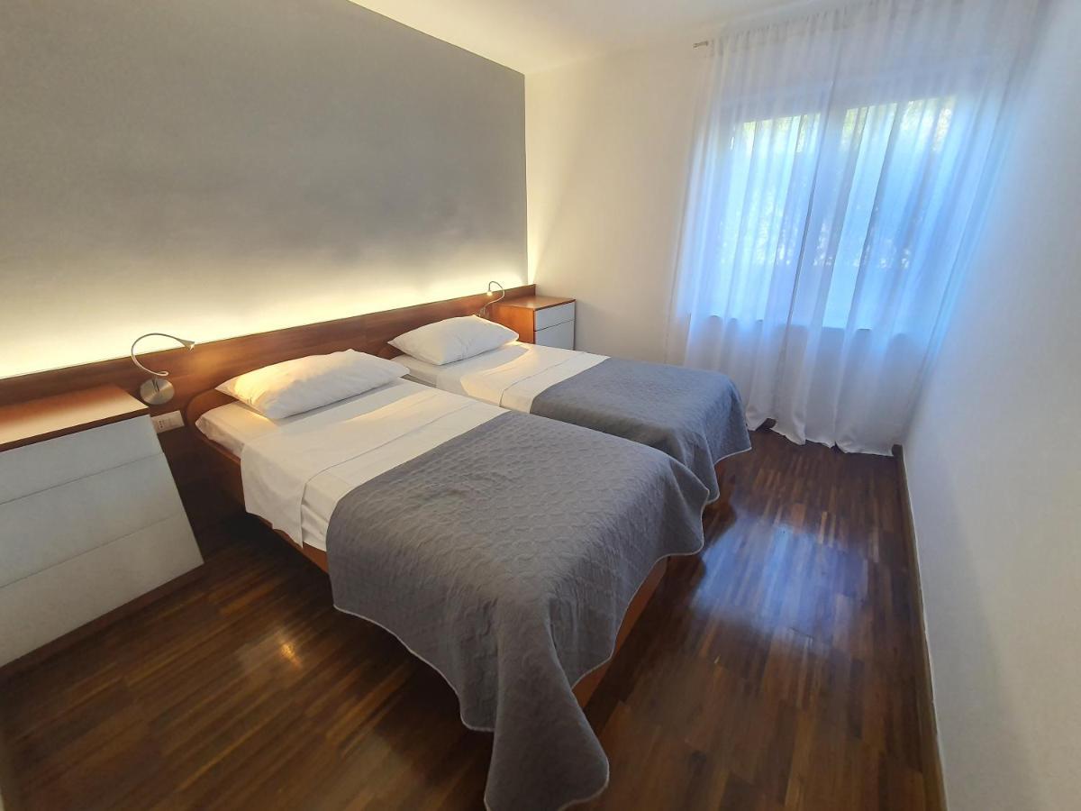 Apartments Villa Oliva Turanj Luaran gambar