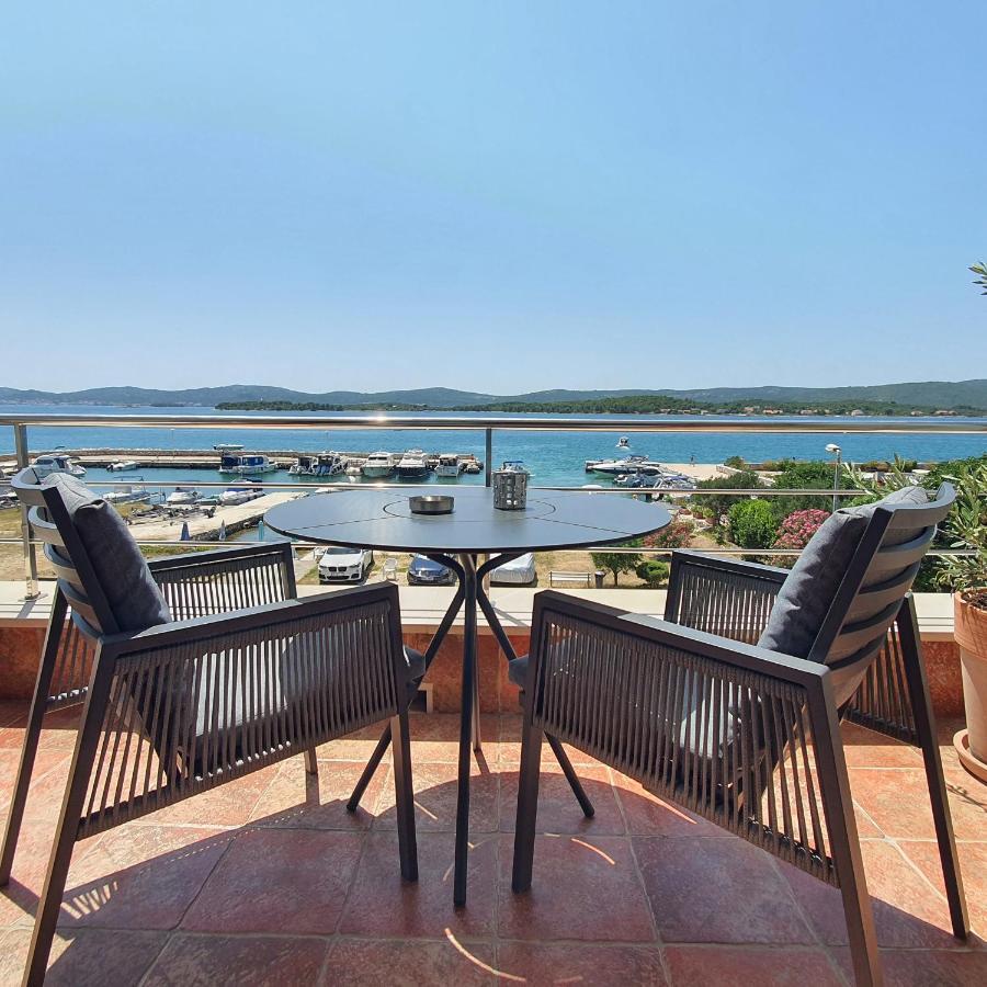 Apartments Villa Oliva Turanj Luaran gambar