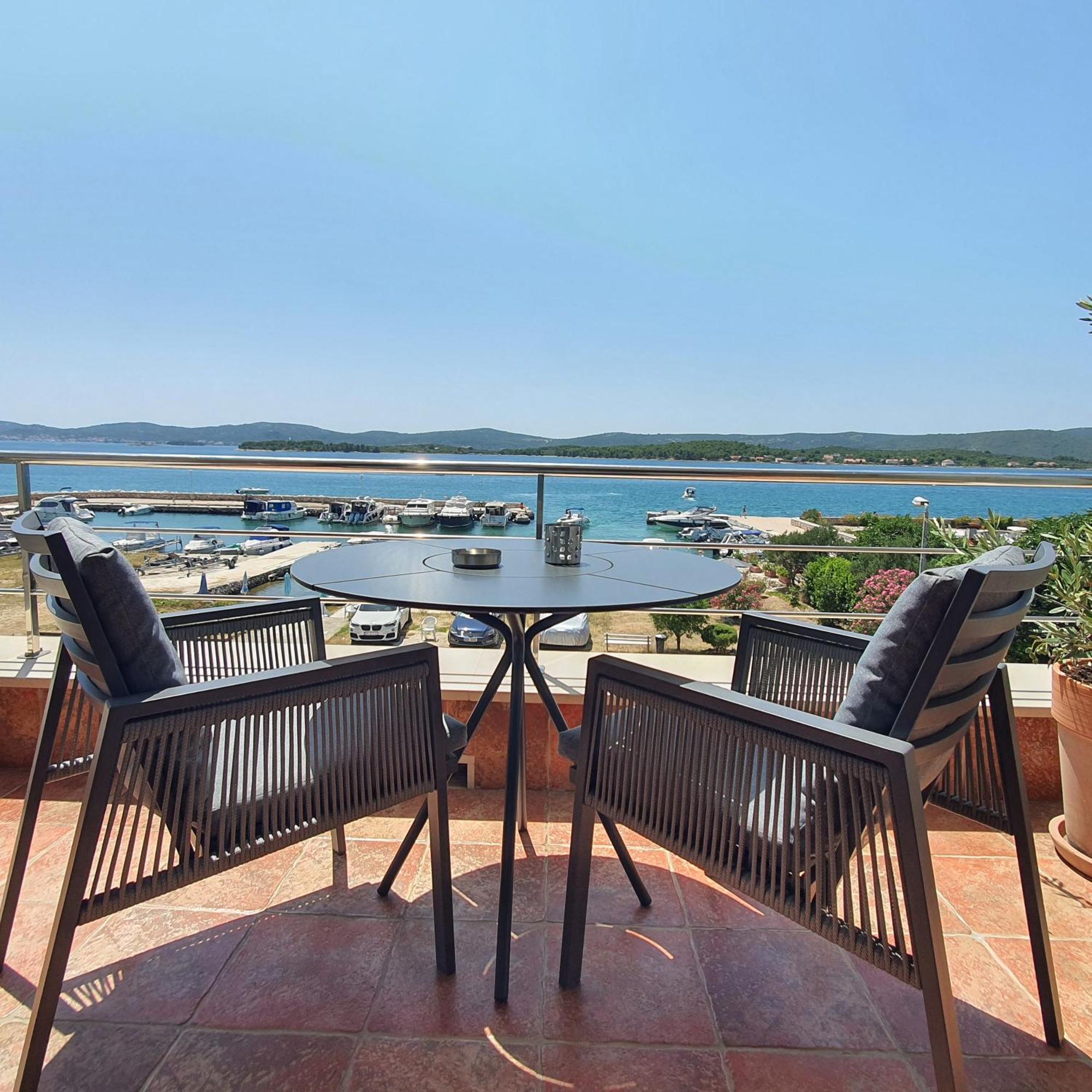 Apartments Villa Oliva Turanj Luaran gambar