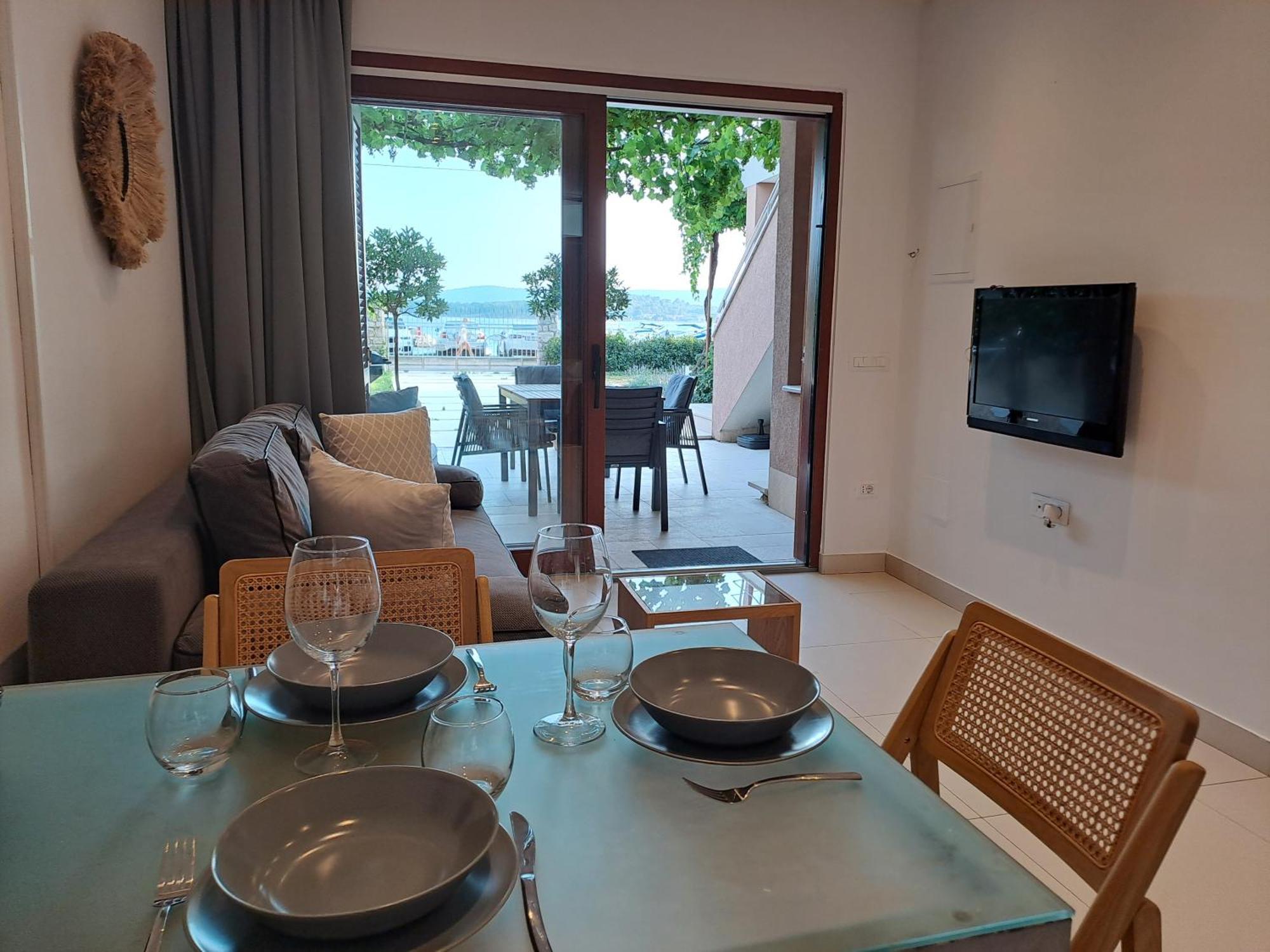 Apartments Villa Oliva Turanj Luaran gambar