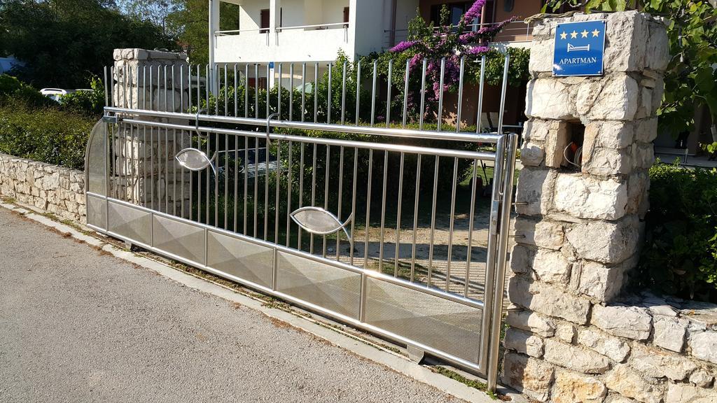 Apartments Villa Oliva Turanj Luaran gambar