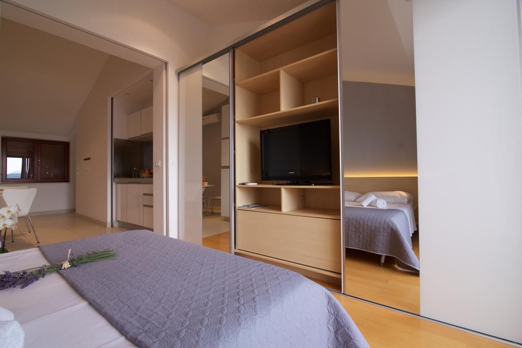 Apartments Villa Oliva Turanj Luaran gambar